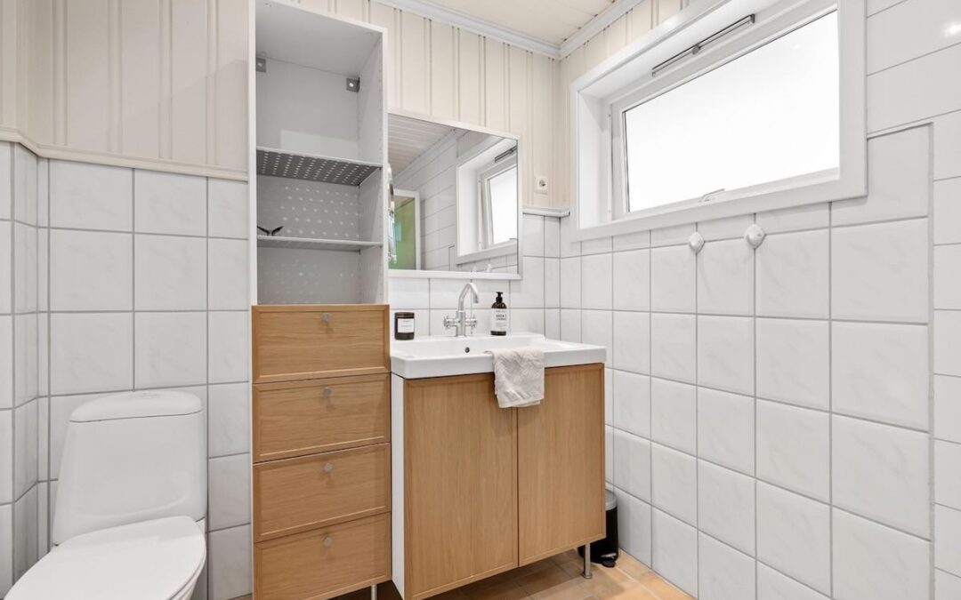 What is the Difference Between a Tank and a Tankless Water Heater?